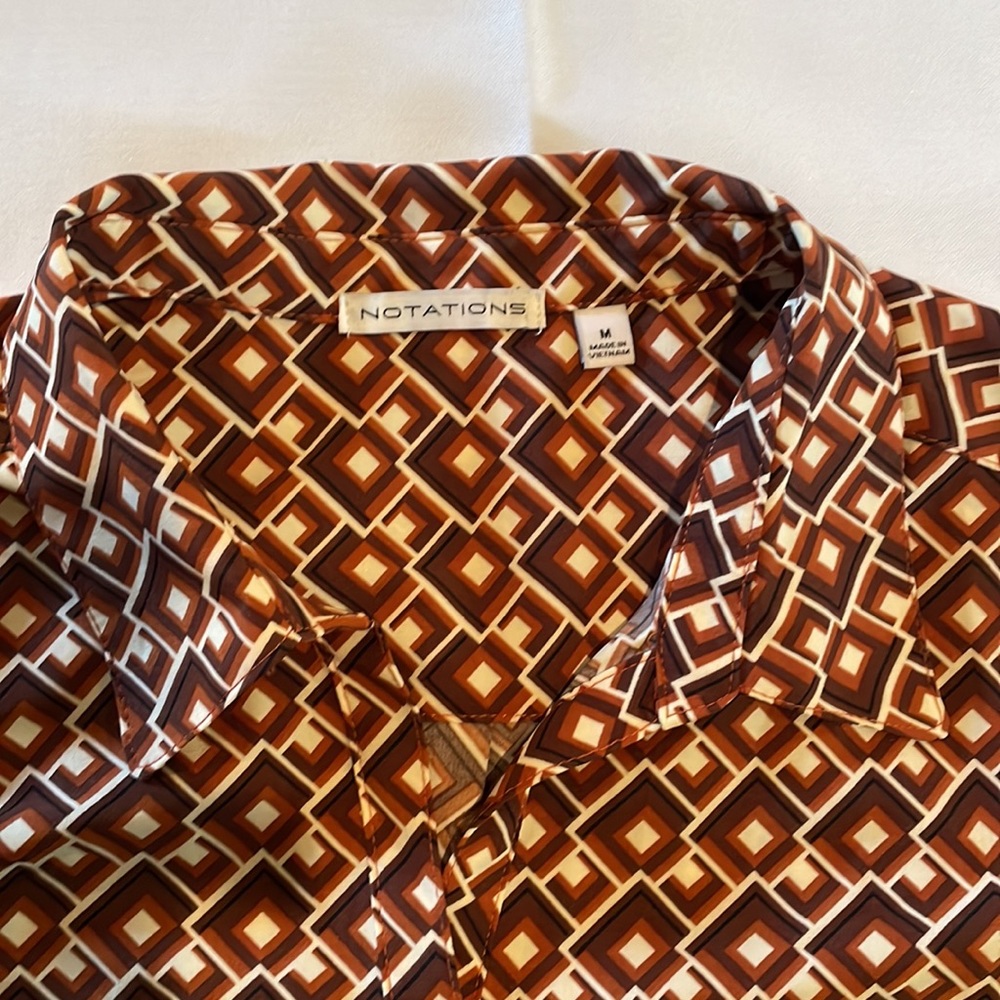 NOTATIONS LADIES LONG SLEEVE SHIRT.NEVER WORN, TRIED ON. BOLD PATTERN IN BROWNS.